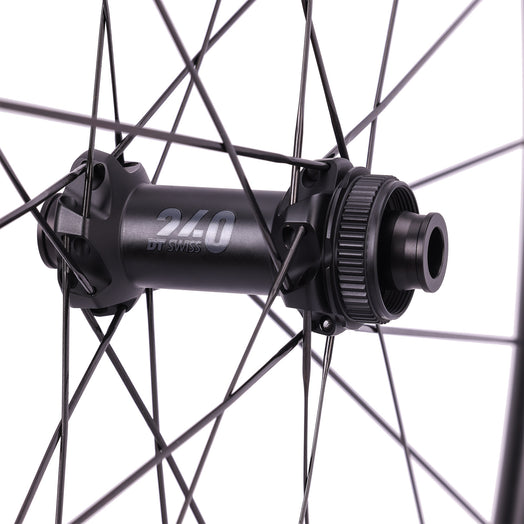 ICAN 700C G25 SL gravel wheels with DT Swiss hubs